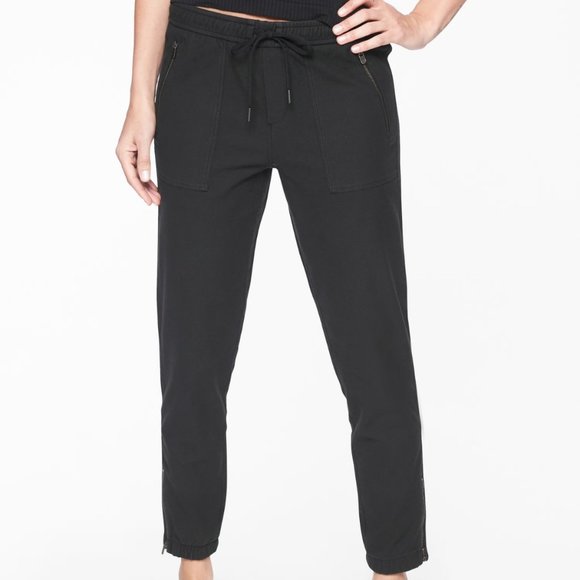Athleta Pants - Athleta Farallon Pant size 6 Black